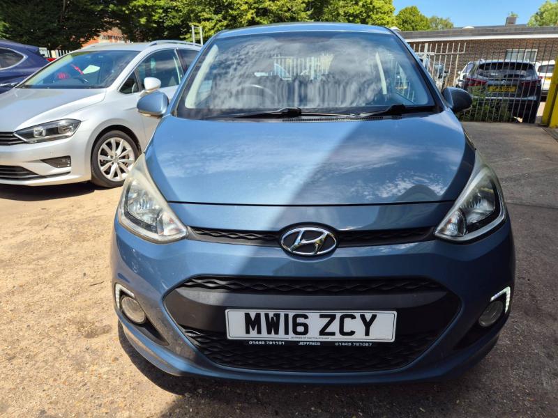 Hyundai i10