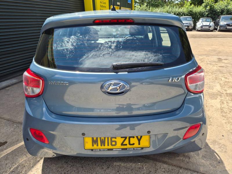 Hyundai i10