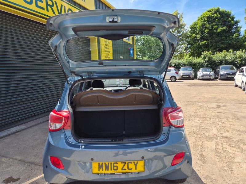 Hyundai i10