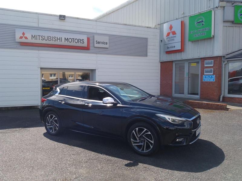 Infiniti Q30
