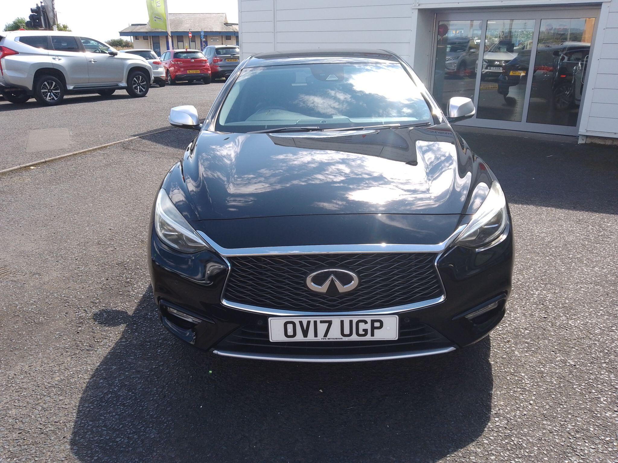 Infiniti Q30