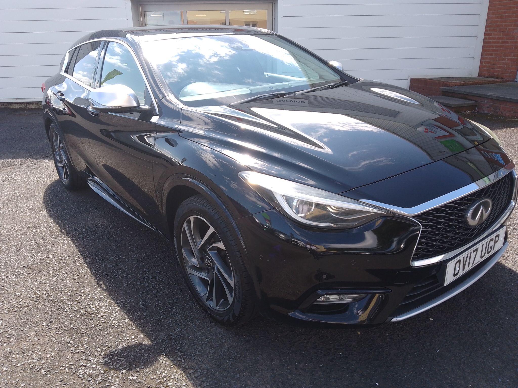 Infiniti Q30