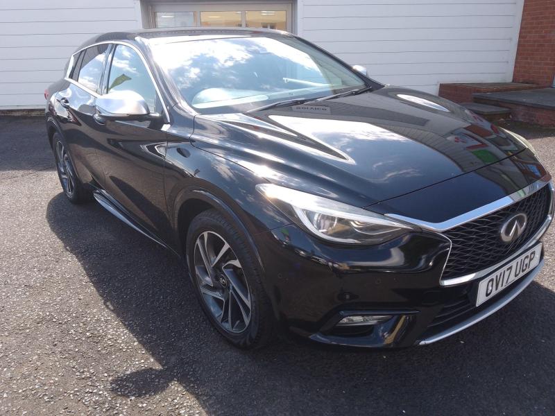 Infiniti Q30