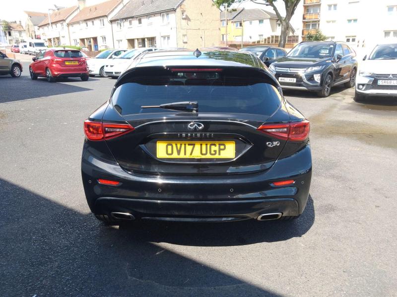 Infiniti Q30