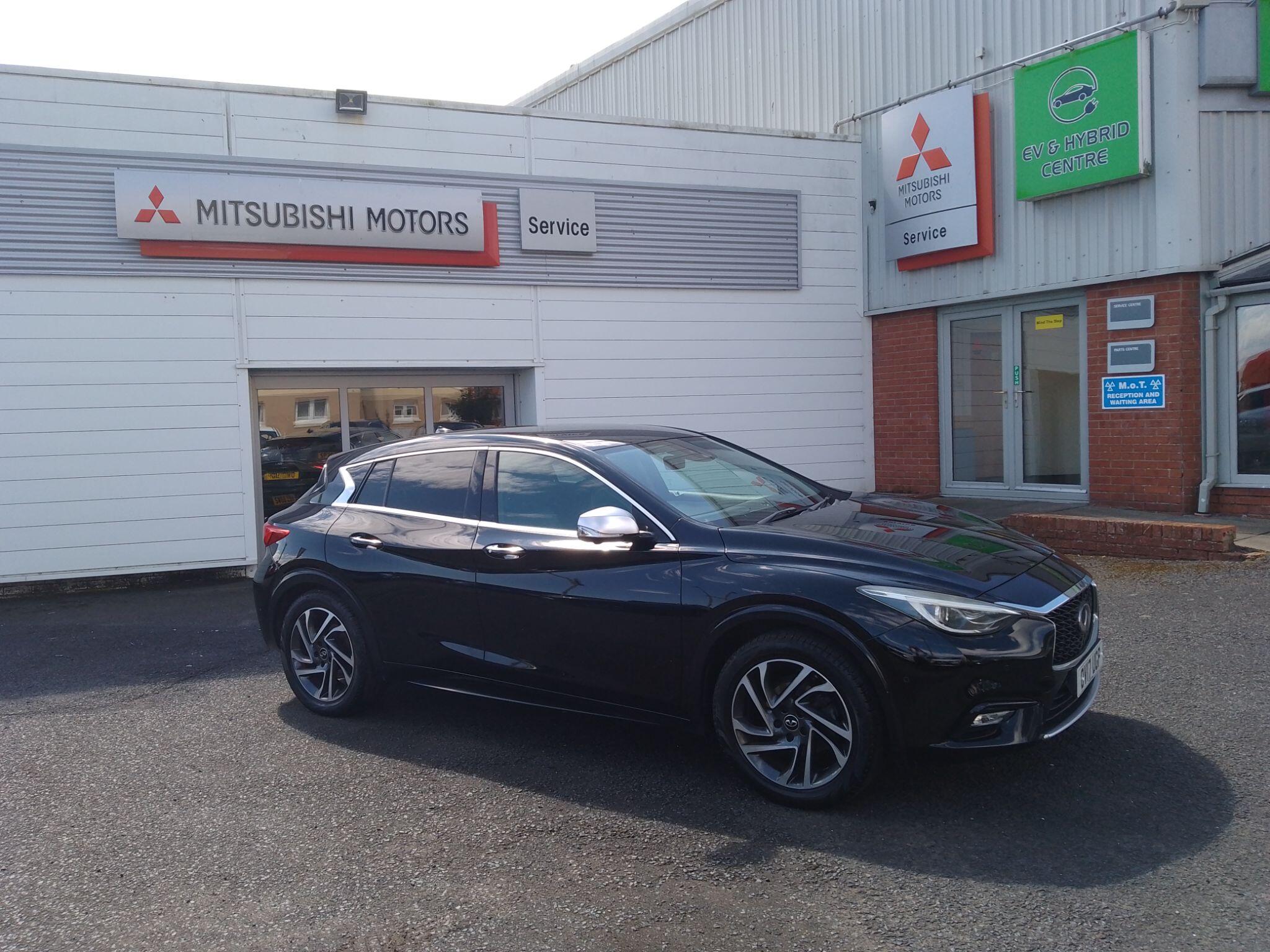 Infiniti Q30