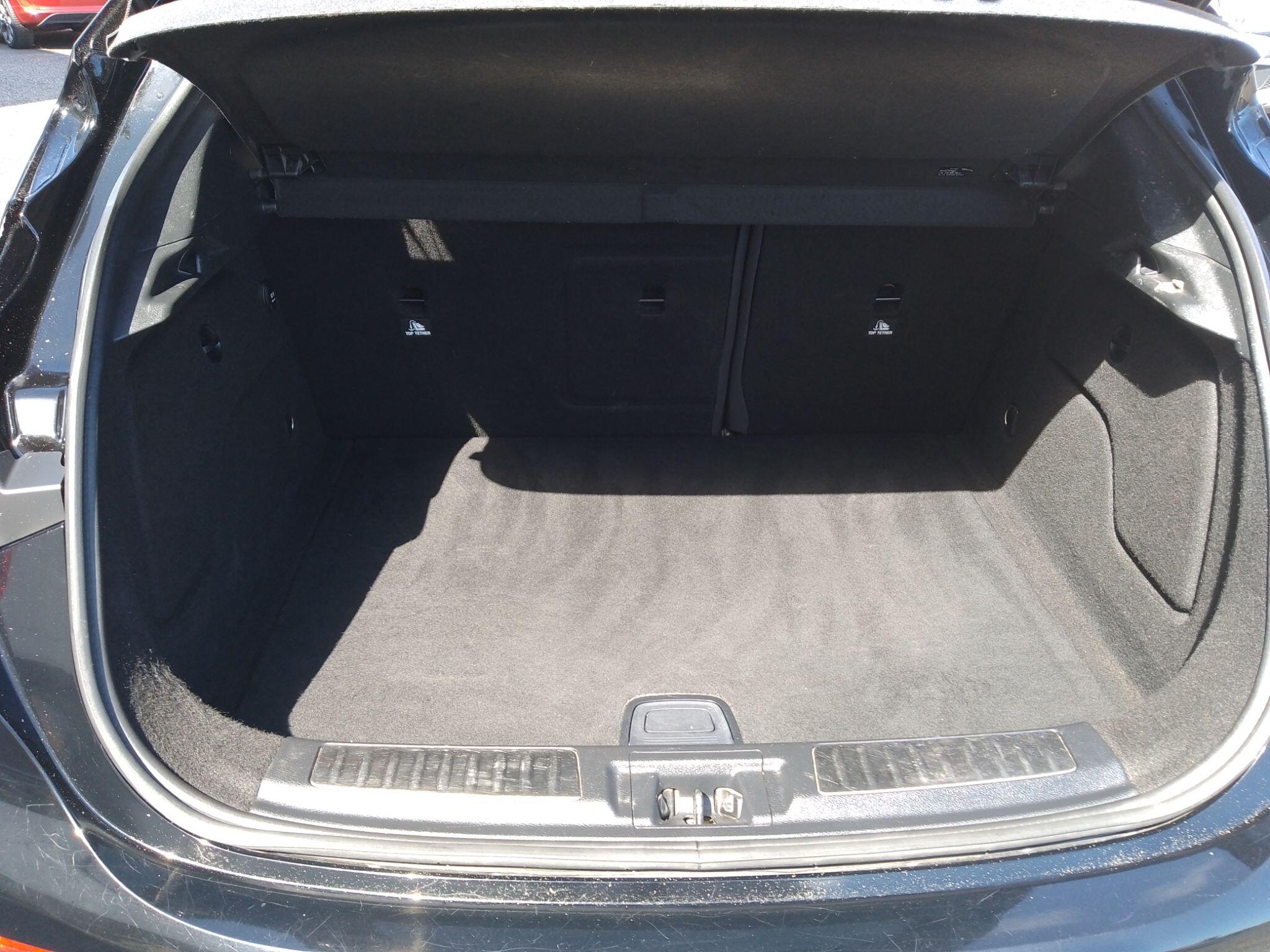 Infiniti Q30
