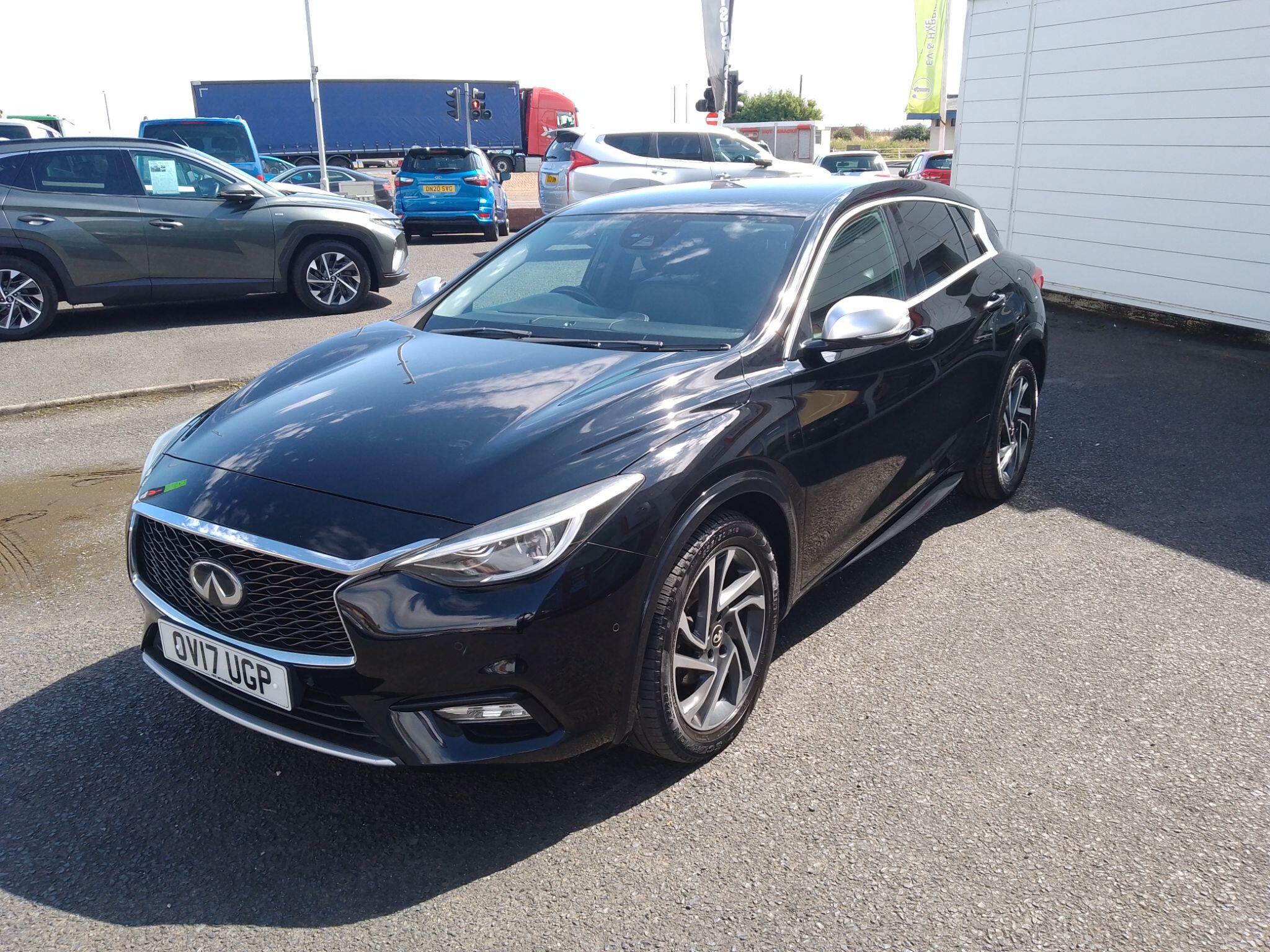 Infiniti Q30