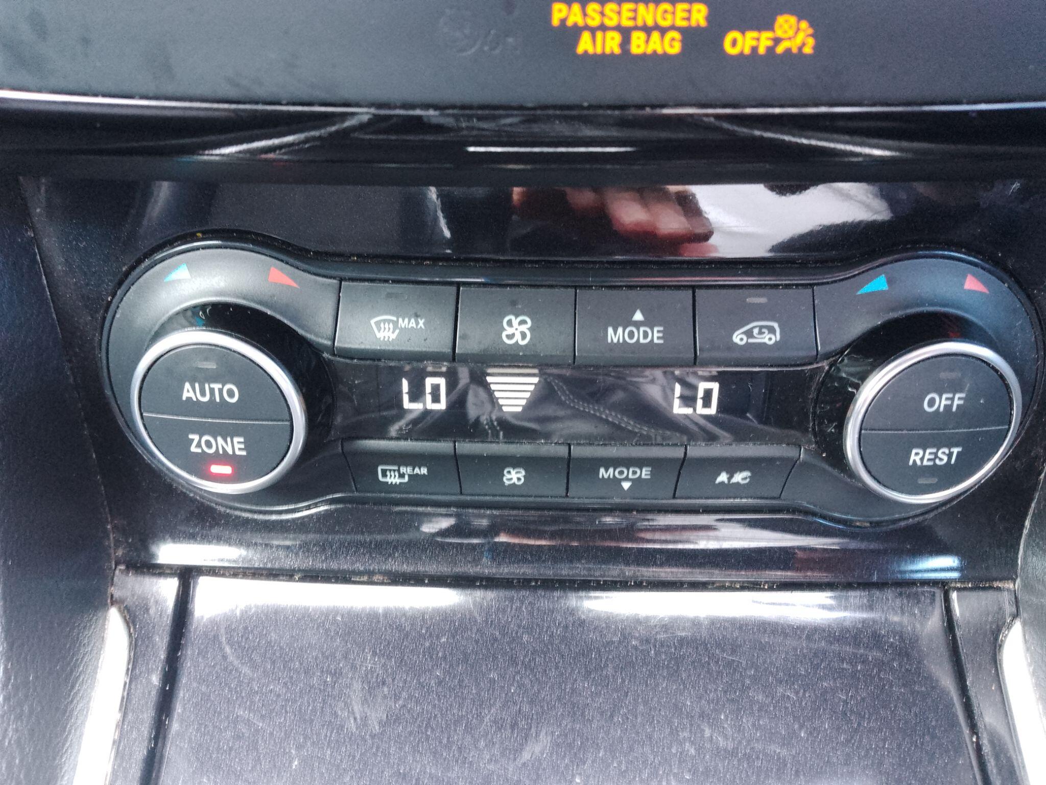 Infiniti Q30
