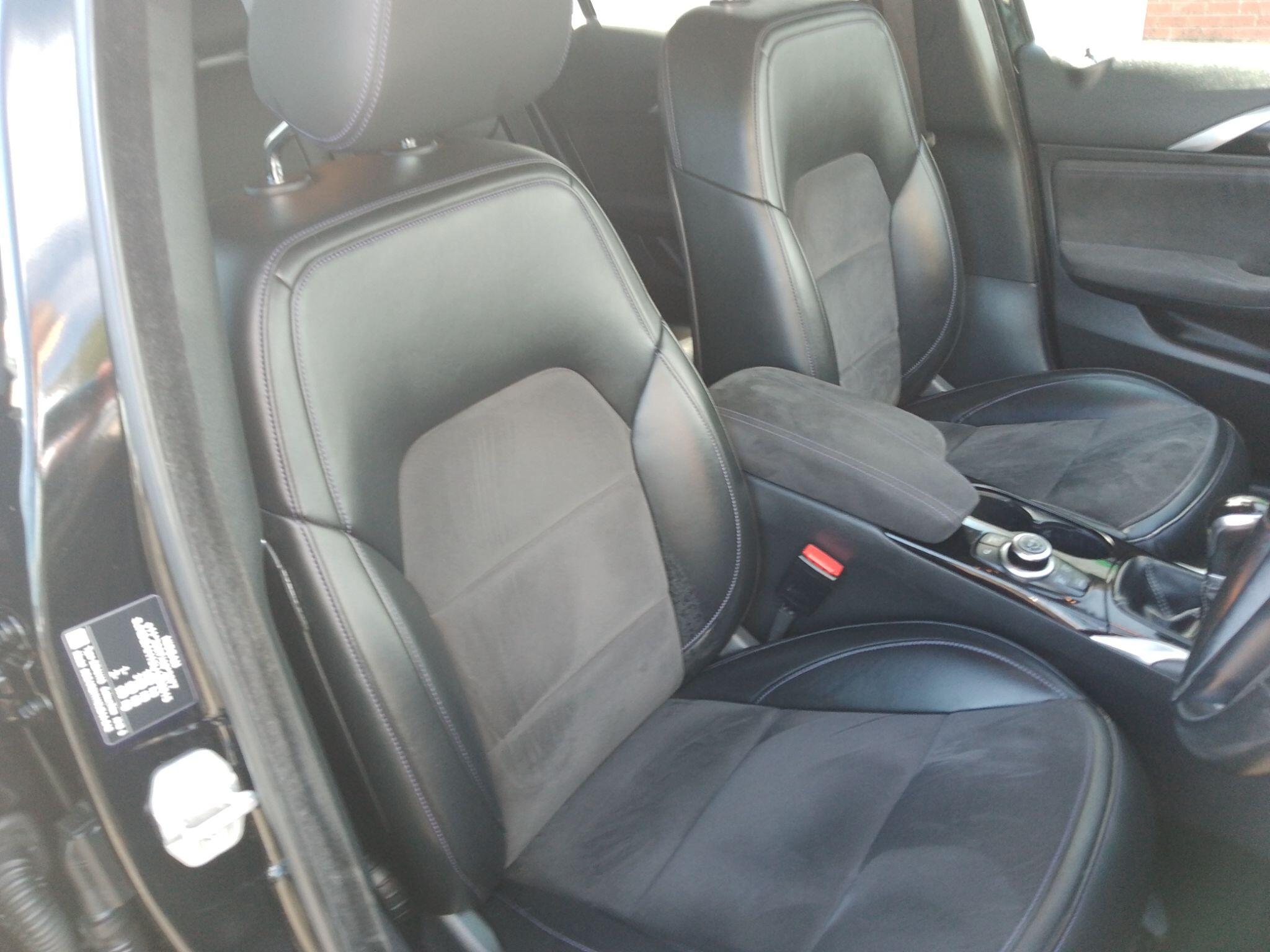 Infiniti Q30