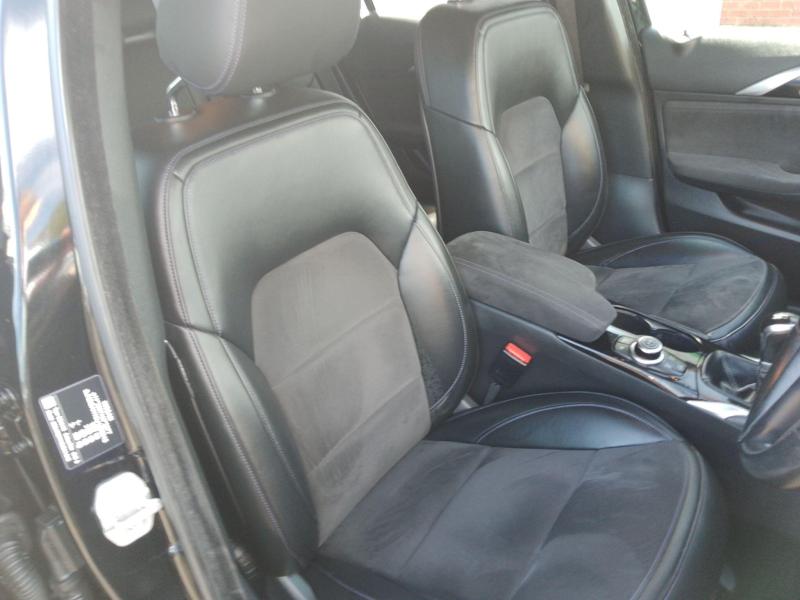 Infiniti Q30