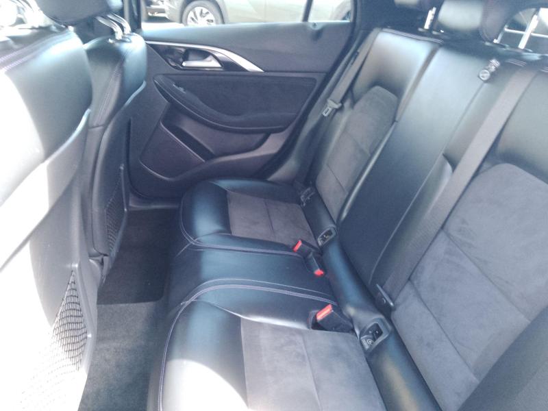 Infiniti Q30