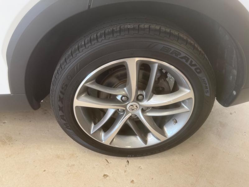 MG Motor UK HS
