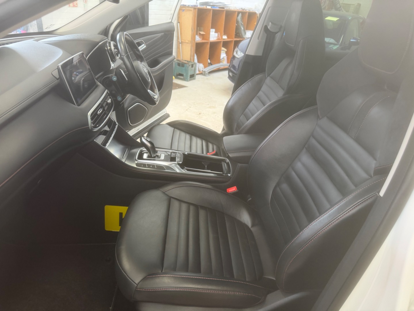 MG Motor UK HS