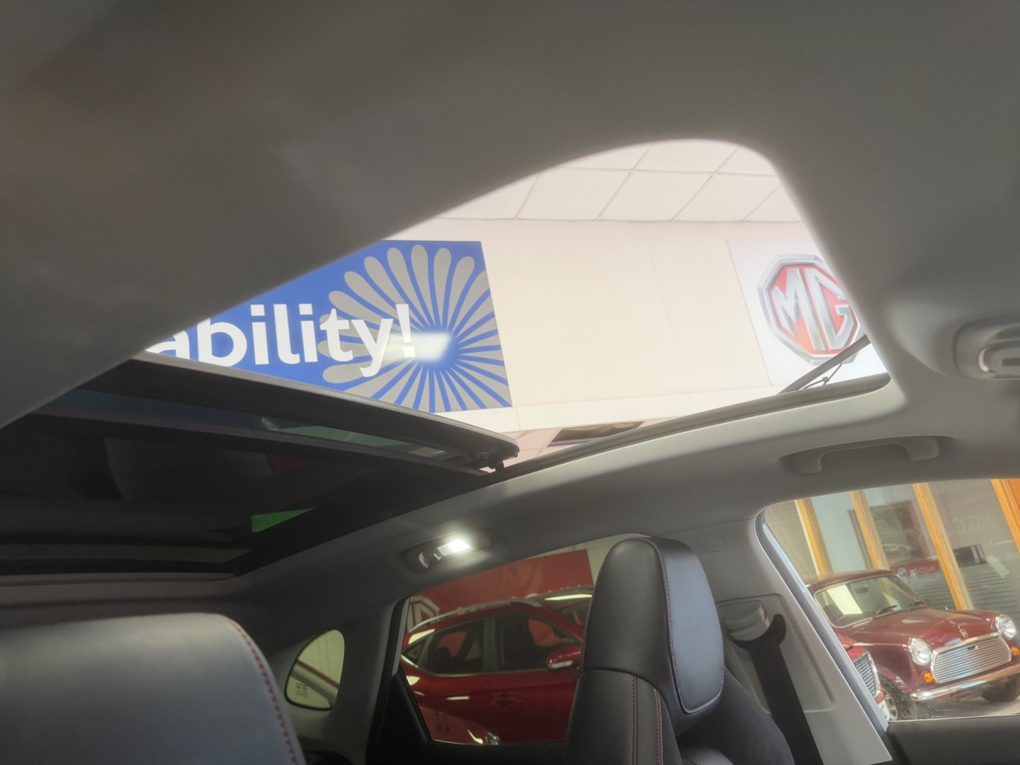 MG Motor UK HS