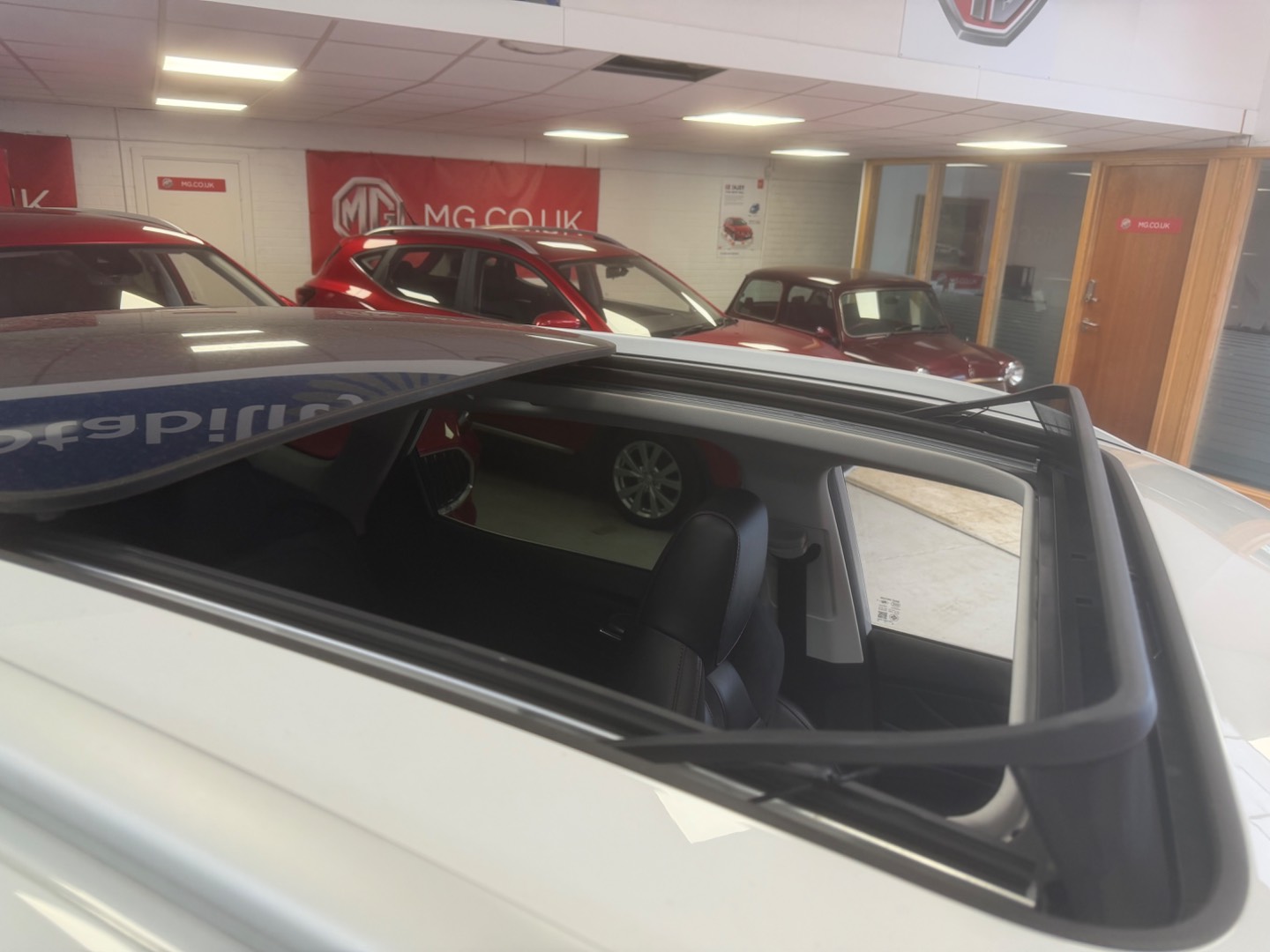 MG Motor UK HS