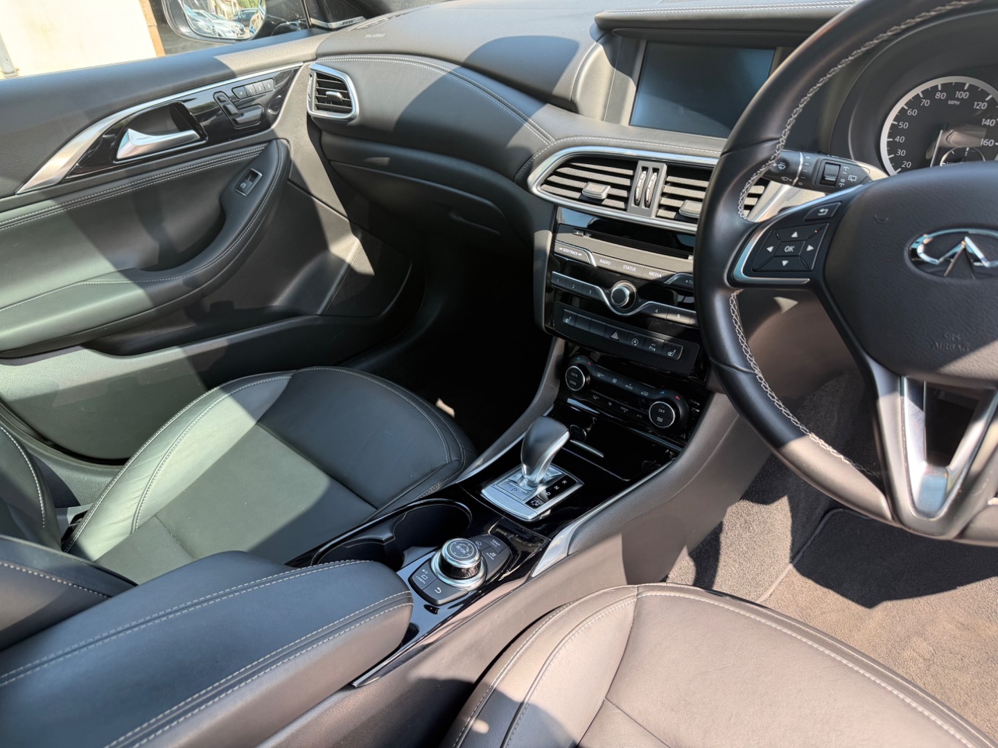Infiniti Qx30