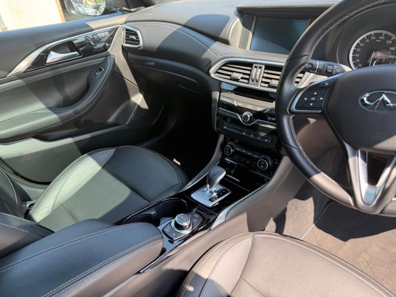 Infiniti Qx30