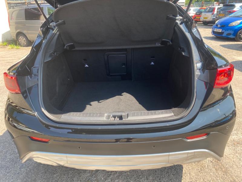 Infiniti Qx30