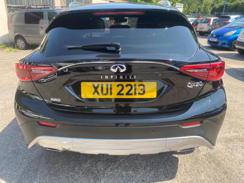 Infiniti Qx30