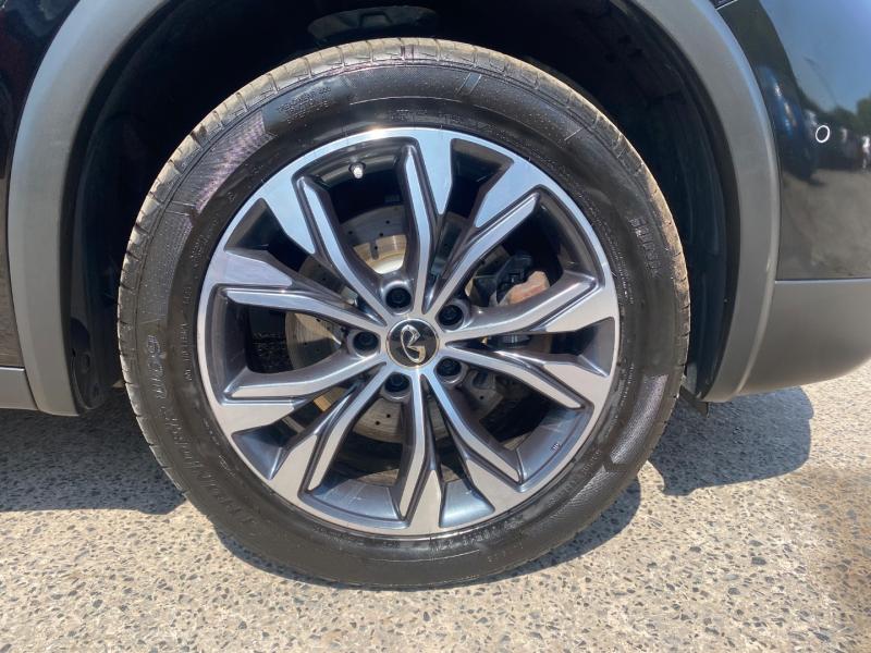 Infiniti Qx30