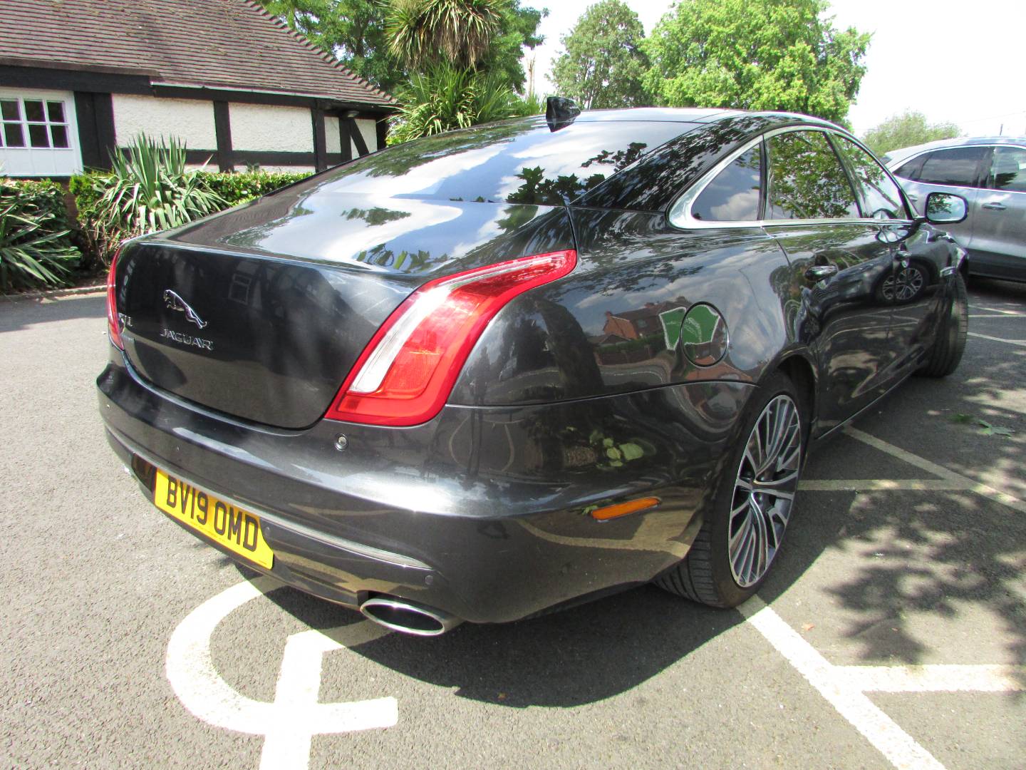 Jaguar Xj