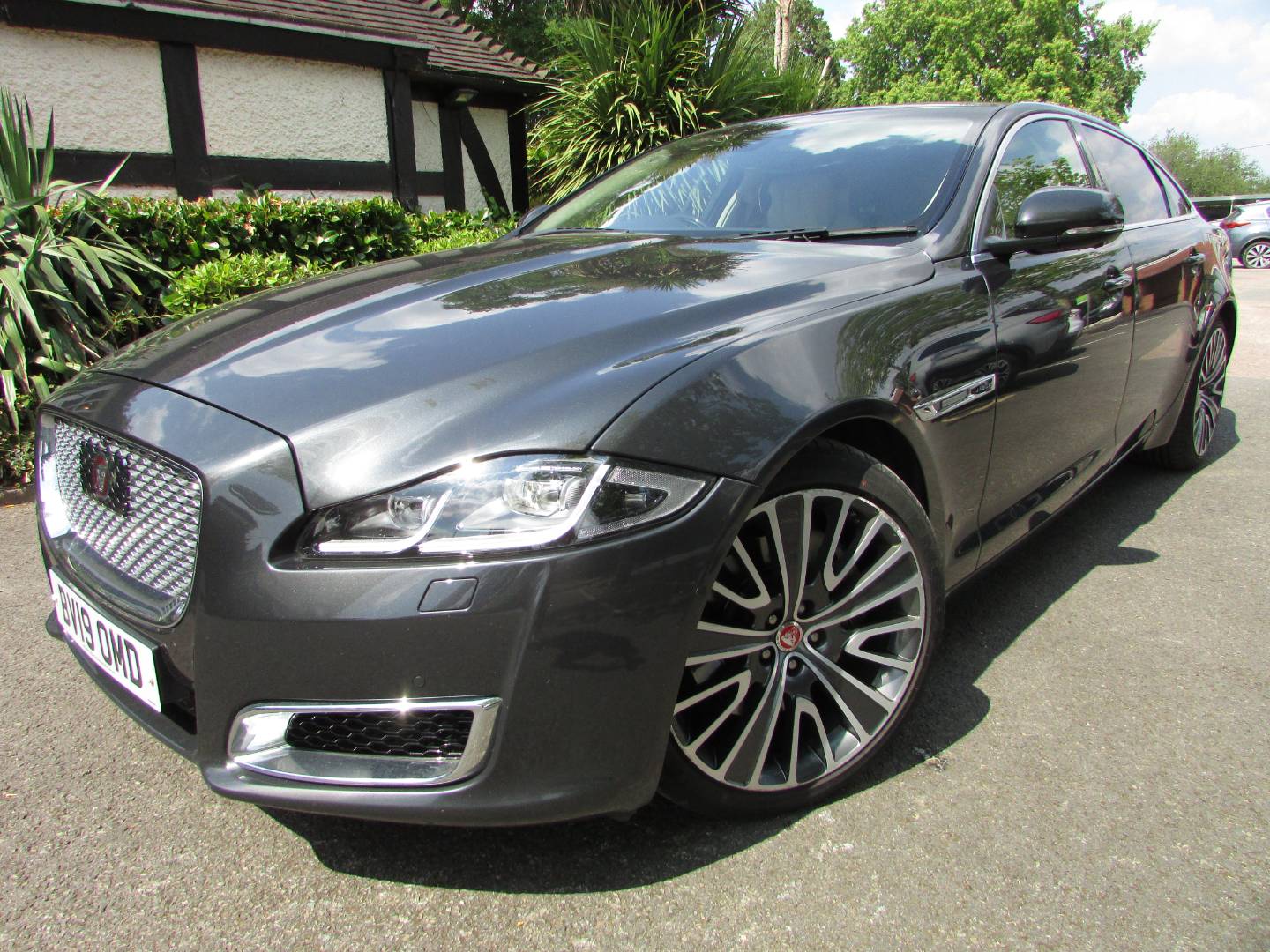 Jaguar Xj