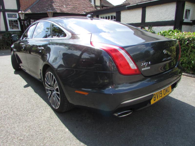 Jaguar Xj