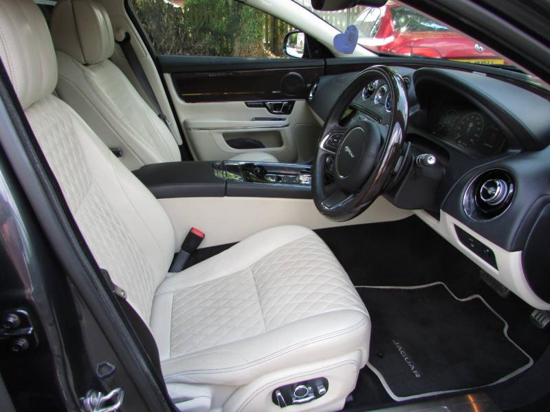 Jaguar Xj