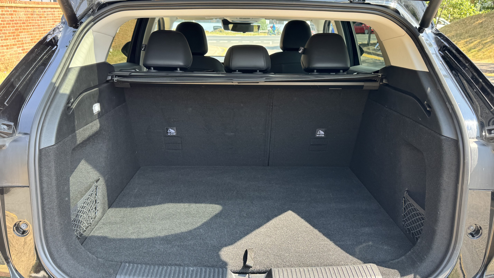 MG Motor UK HS