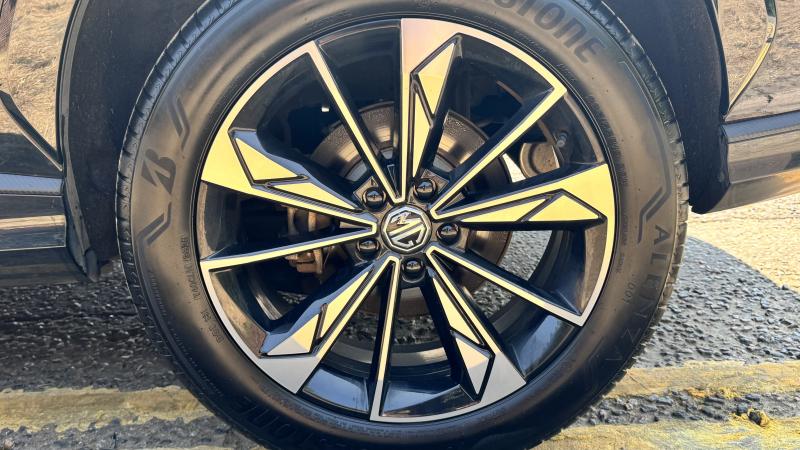 MG Motor UK HS