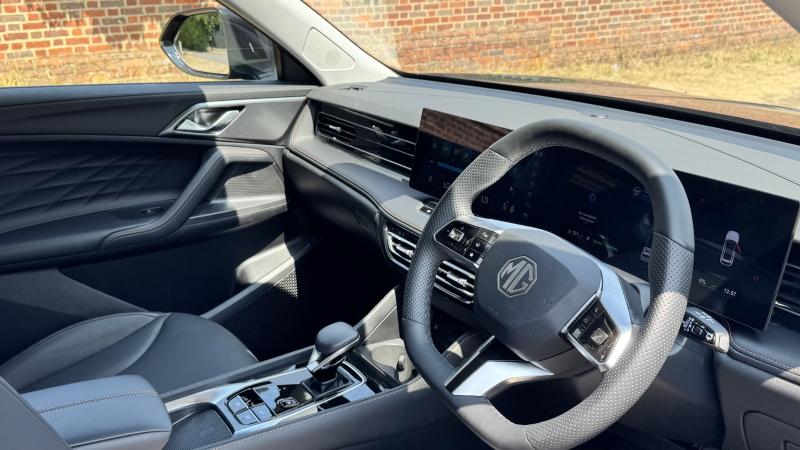 MG Motor UK HS