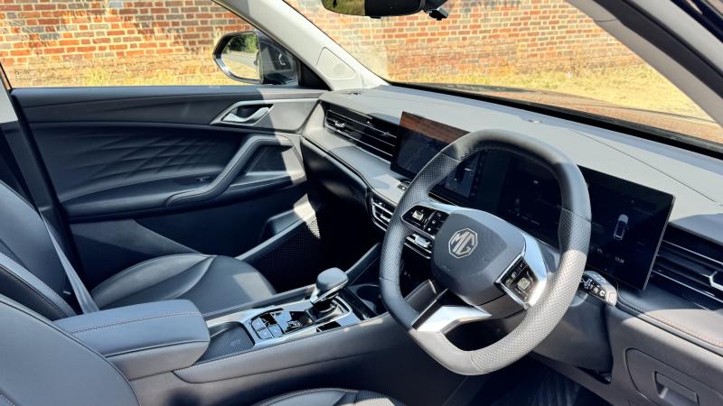 MG Motor UK HS