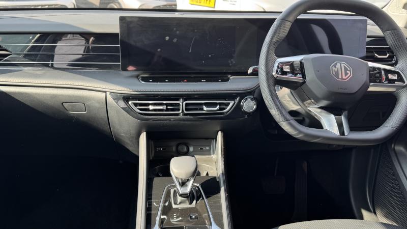MG Motor UK HS