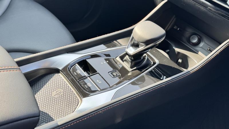 MG Motor UK HS