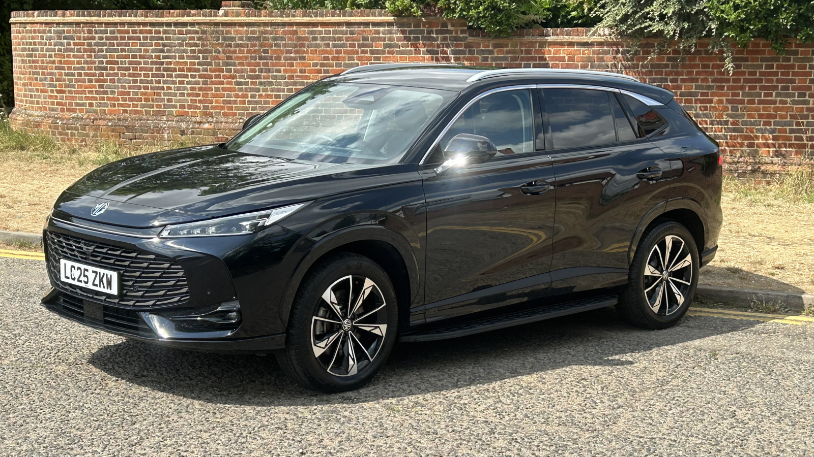 MG Motor UK HS