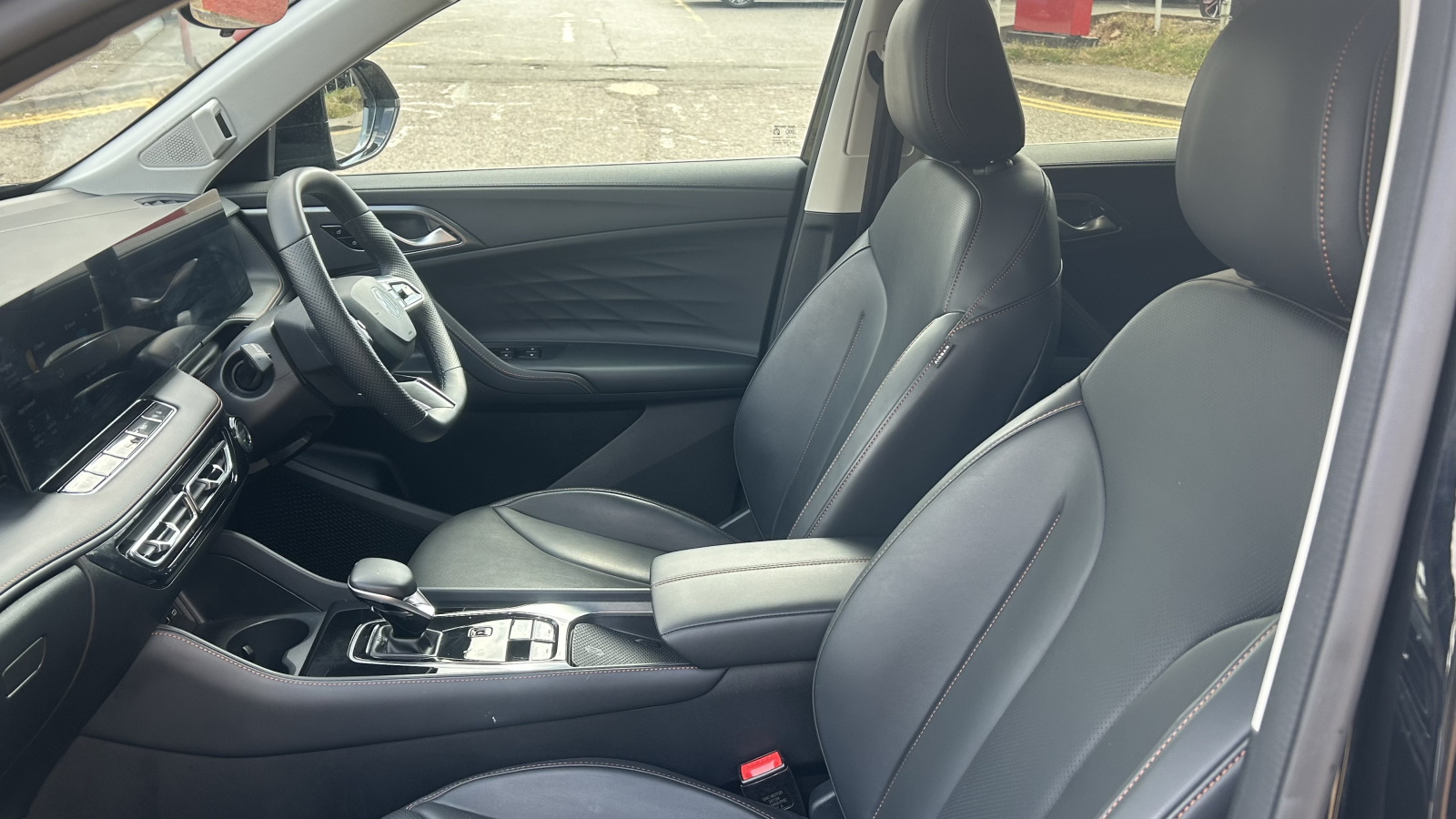 MG Motor UK HS