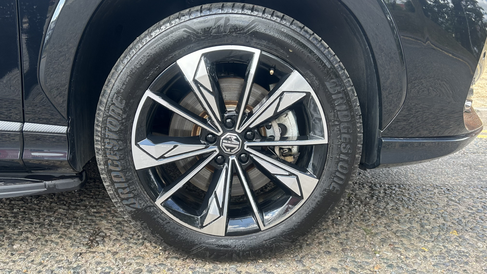 MG Motor UK HS