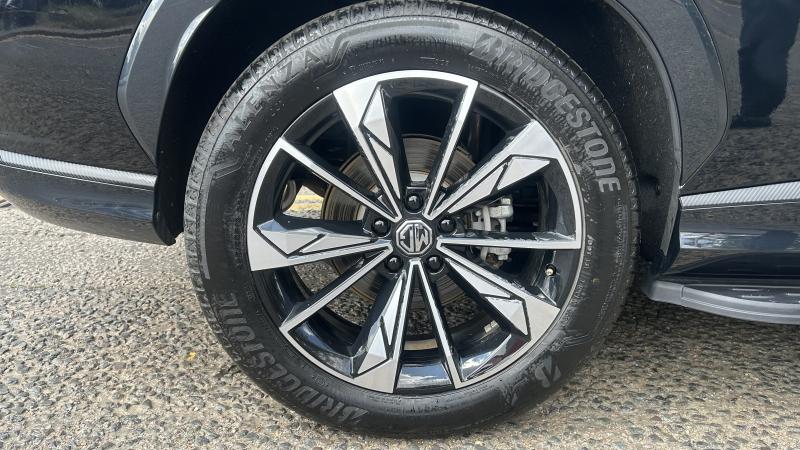 MG Motor UK HS
