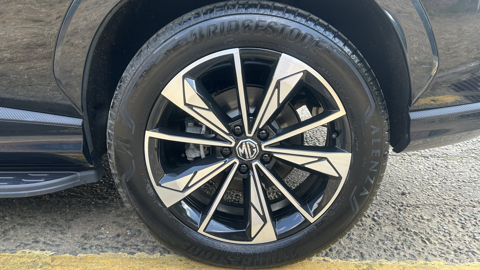 MG Motor UK HS