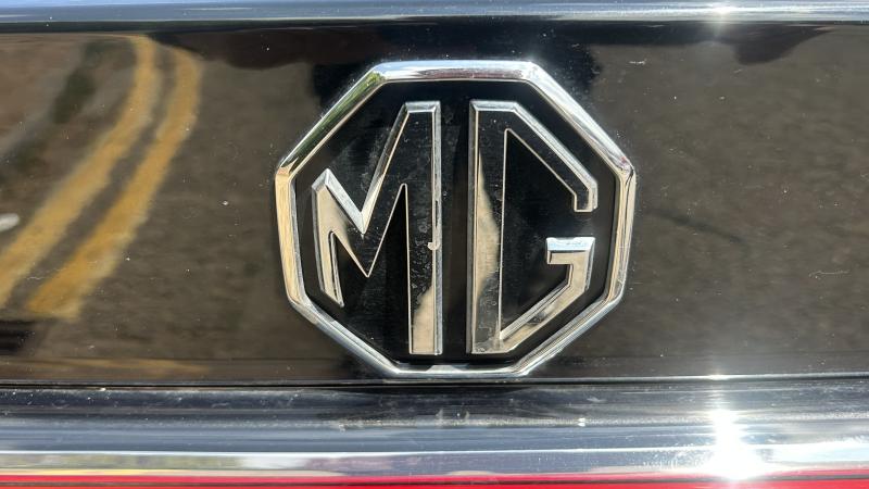 MG Motor UK HS