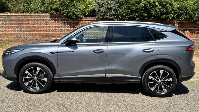 MG Motor UK HS