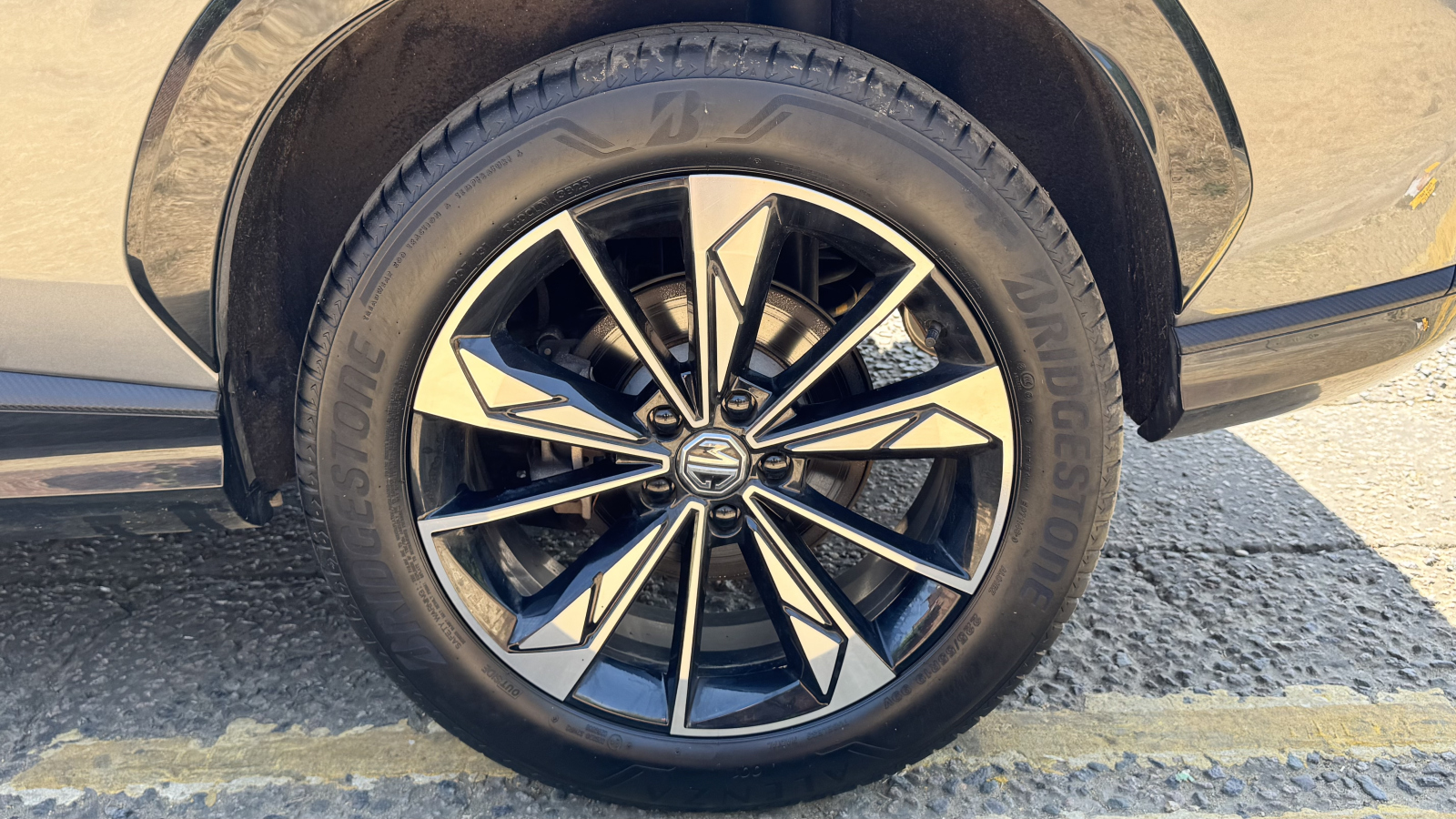 MG Motor UK HS