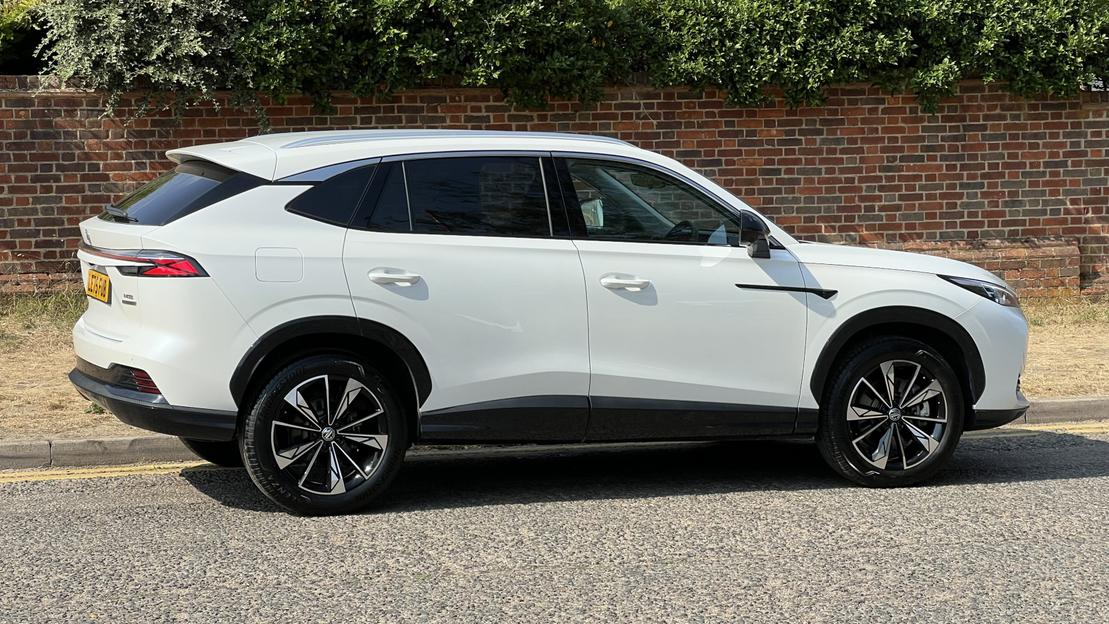 MG Motor UK HS