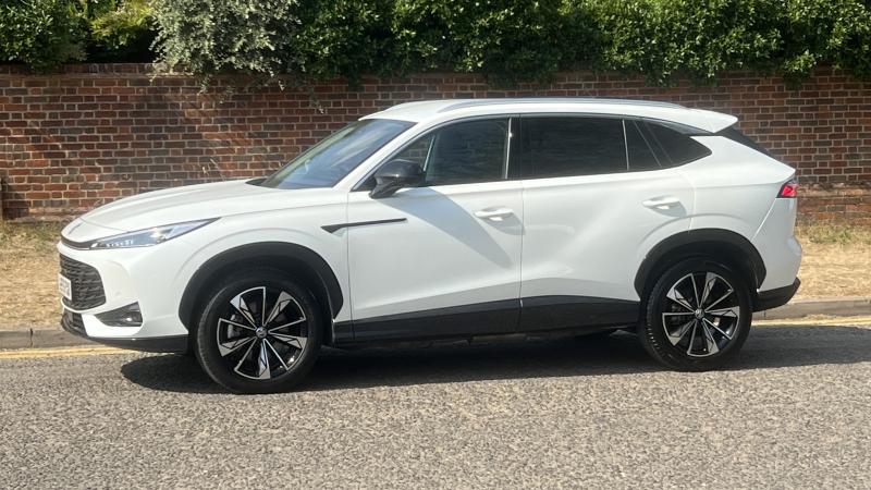 MG Motor UK HS