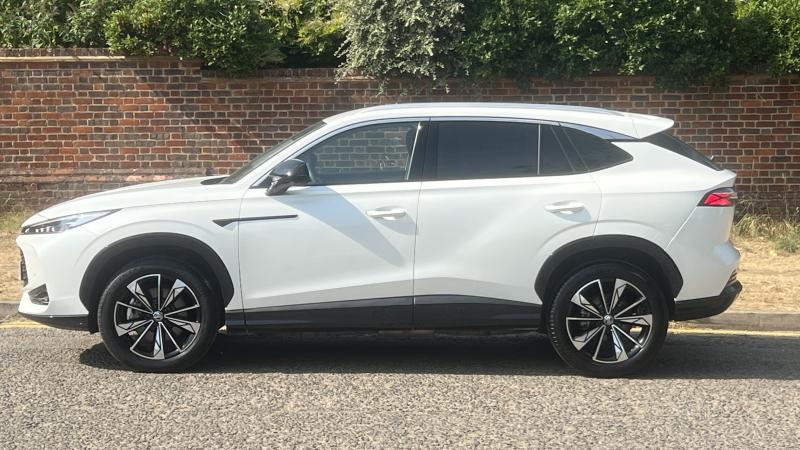 MG Motor UK HS