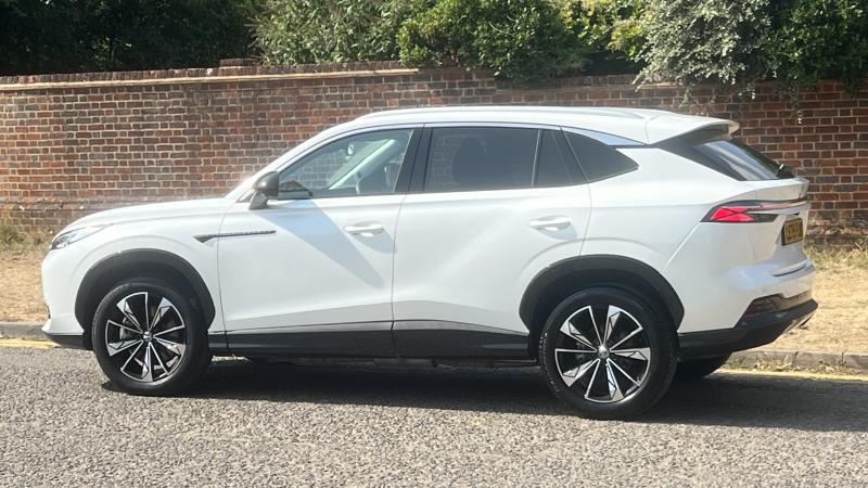 MG Motor UK HS