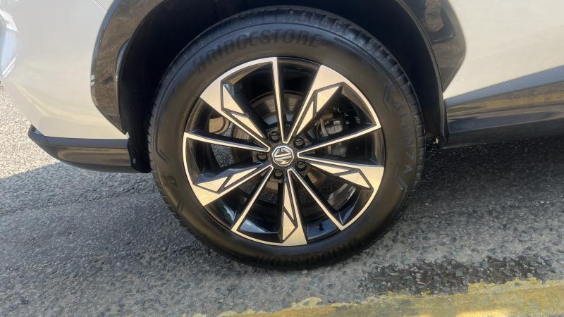 MG Motor UK HS