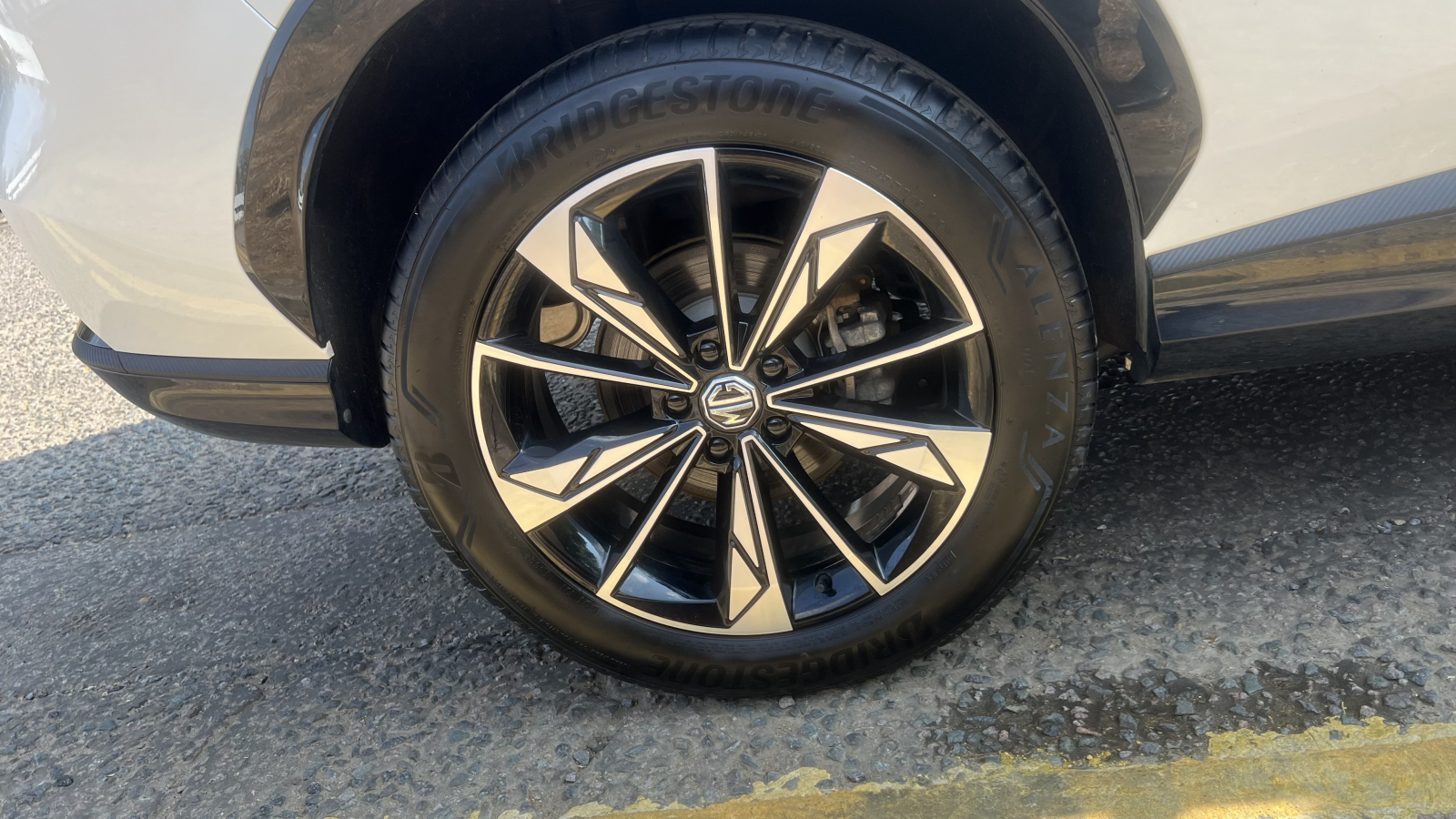 MG Motor UK HS