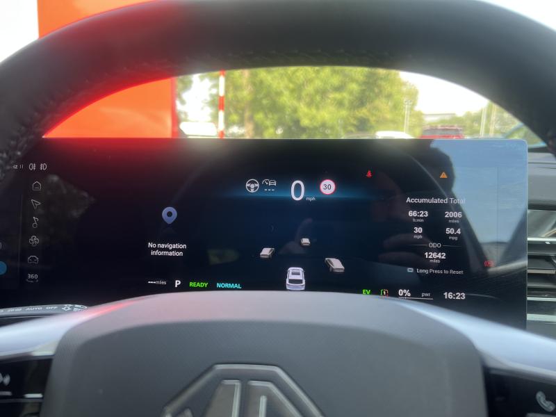 MG Motor UK HS