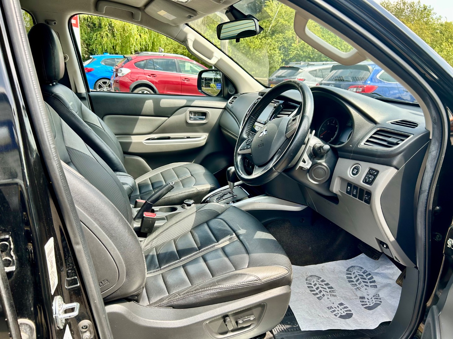 Mitsubishi L200